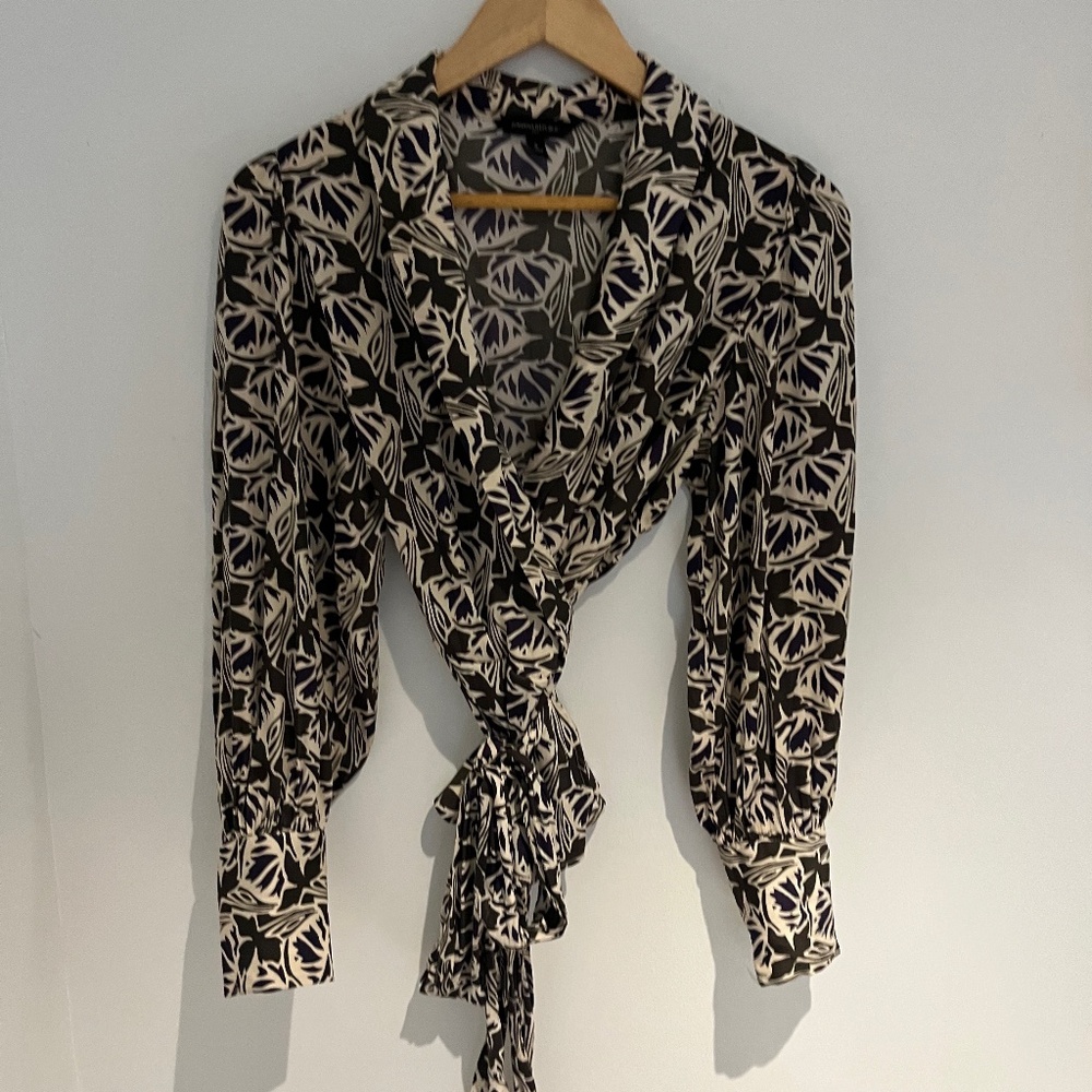 Banana Republic Wrap Top Size Small